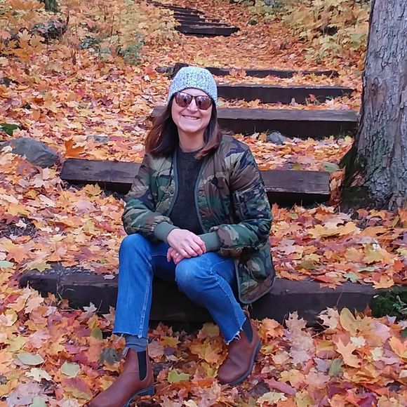 Meet your Posher, Monica - Picture 1 of 1